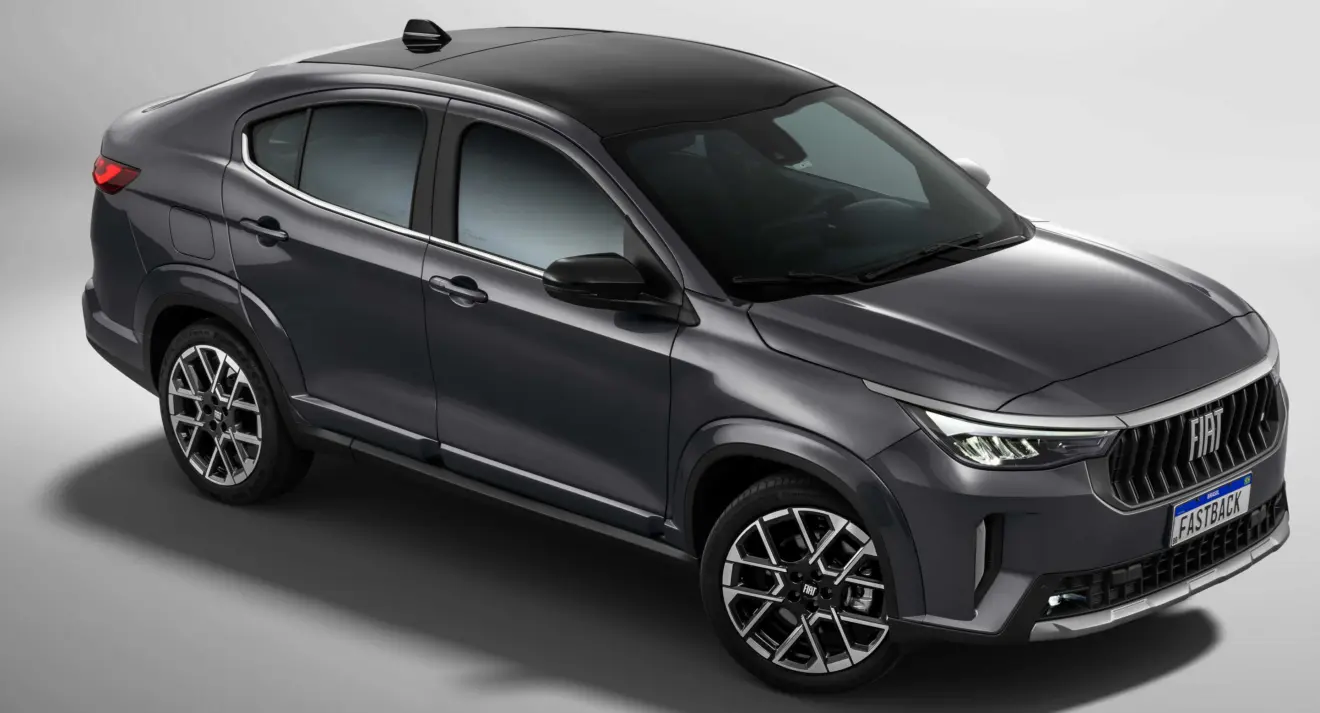 SUV cupê Fiat Fastback Limited cinza do alto