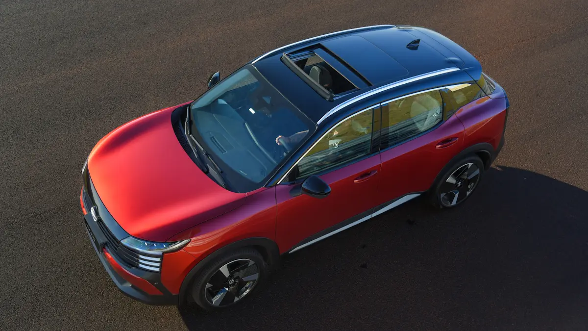 Nissan Kicks Platinum 2026 com teto solar aberto