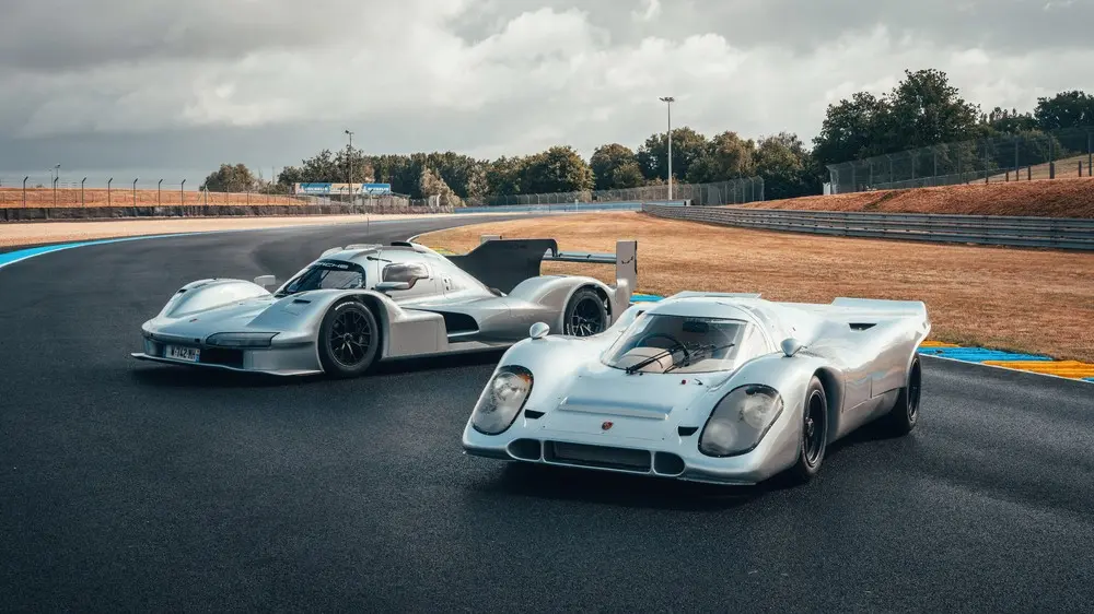 Porshce 963 RSP e 917 de frente