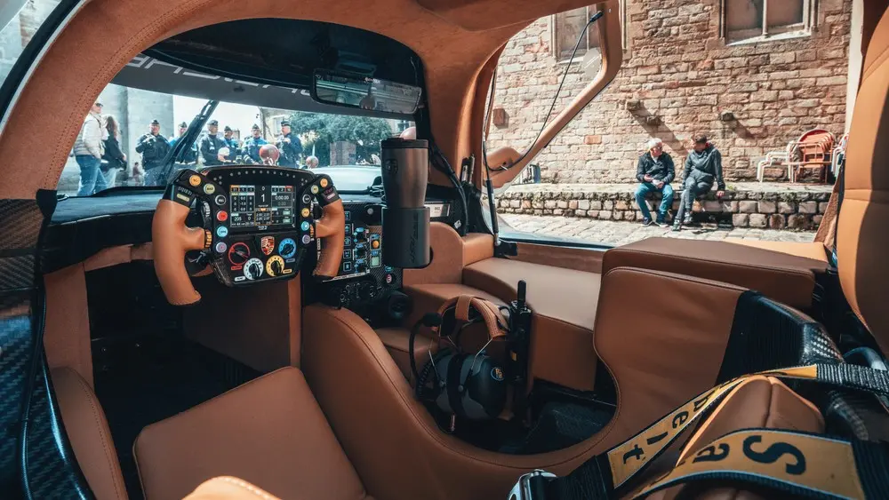 Interior do Porsche 963 RSP 