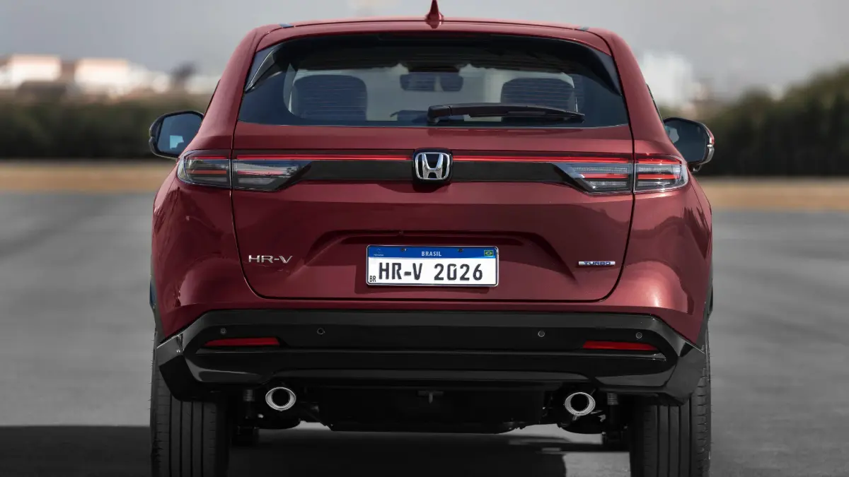 Honda HR-V Touring 2026 estático vermelho vinho