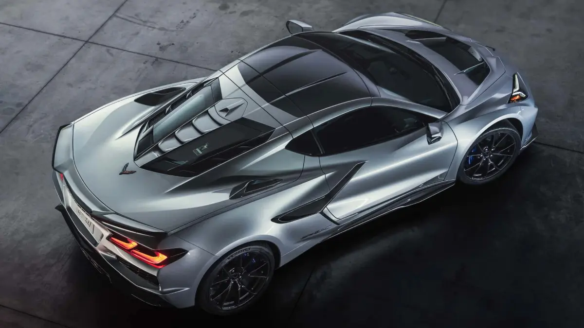 Chevrolet Corvette ZR1X prata visto de cima