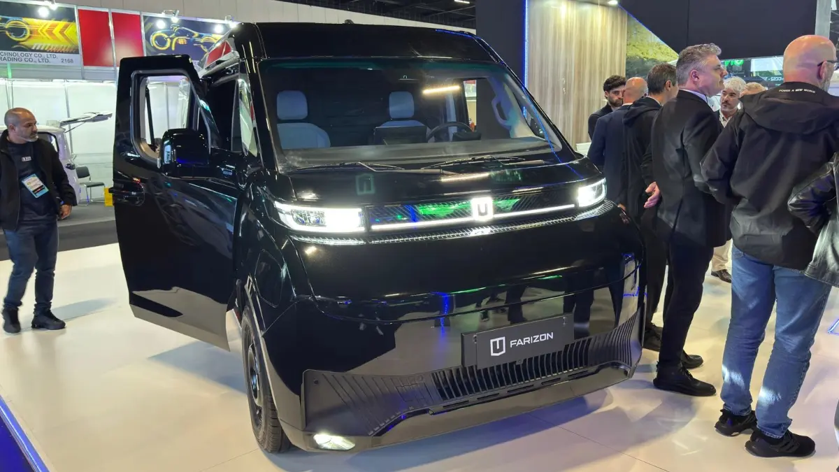 Farizon Supervan preta estática