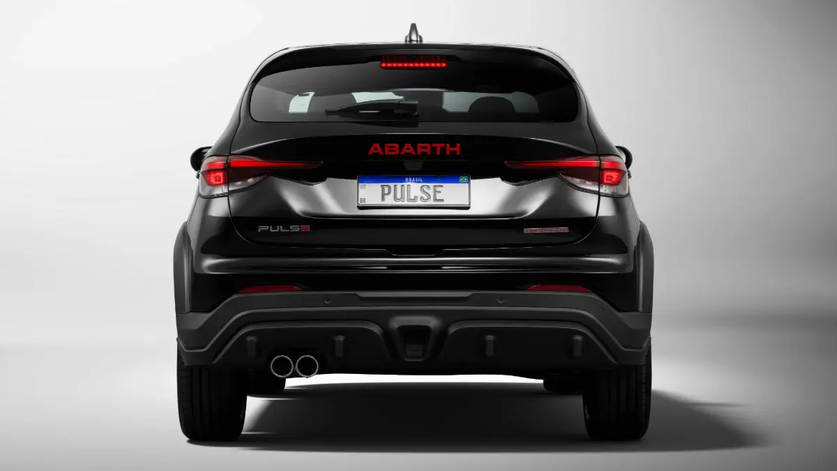 Fiat Pulse Abarth preto de traseira estático