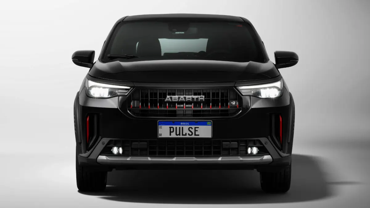 Fiat Pulse Abarth preto de frente estático