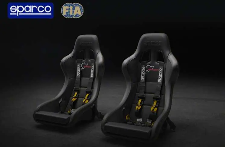 Bancos esportivos Sparco do superelétrico Xiaomi SU7 Ultra