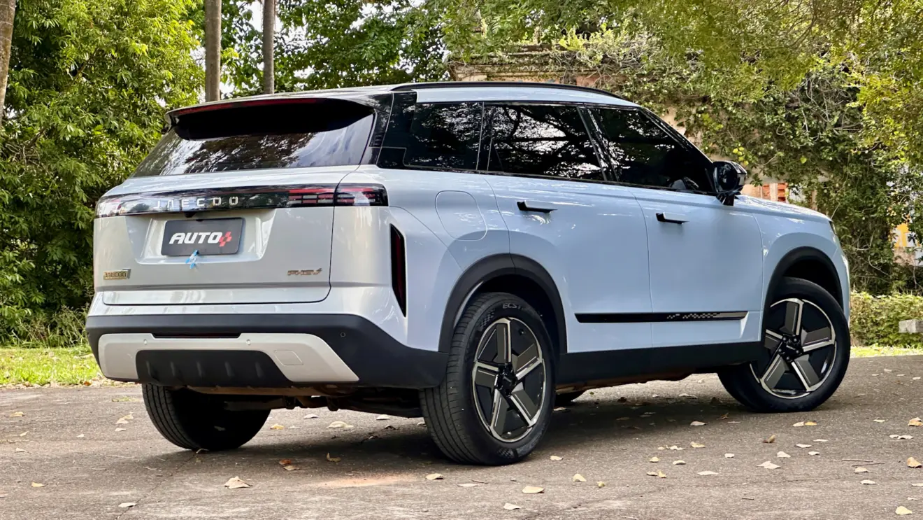 Jaecoo 7 Prestige azul de traseira