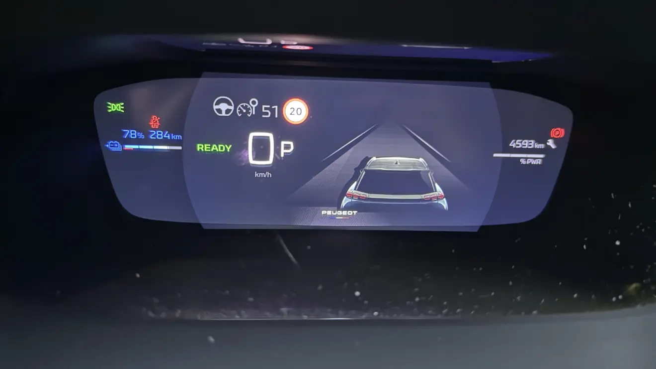 Painel de instrumentos do Peugeot e-2008 GT