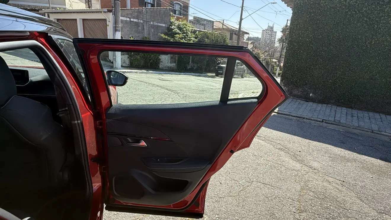 Porta traseira do Peugeot e-2008 GT