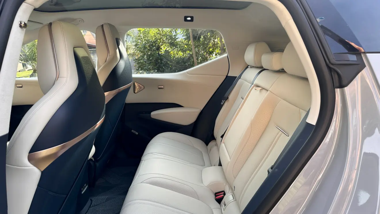 banco traseiro zeekr x