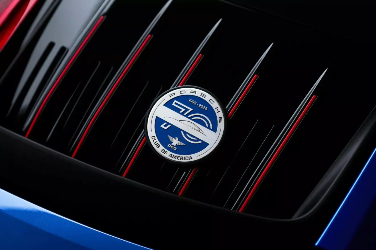 Porsche 911 Carrera T Club Coupe azul estatíca