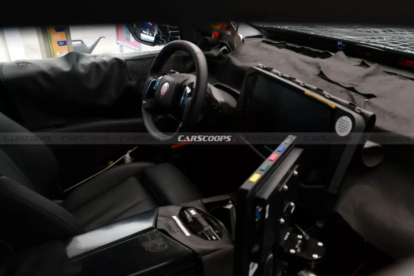 Flagra do interior do novo BMW X5 camuflado em teste na Europa