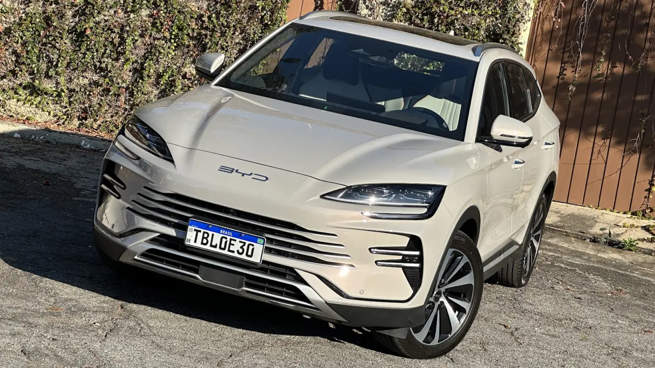 BYD Song Plus 2026 de frente visto do alto