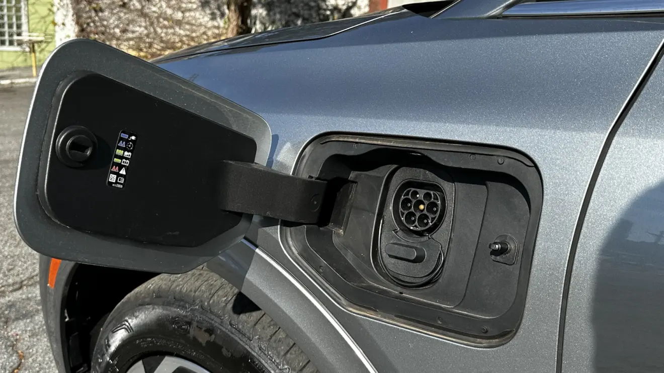 Bocal de abastecimento do Chevrolet Equinox EV AWD