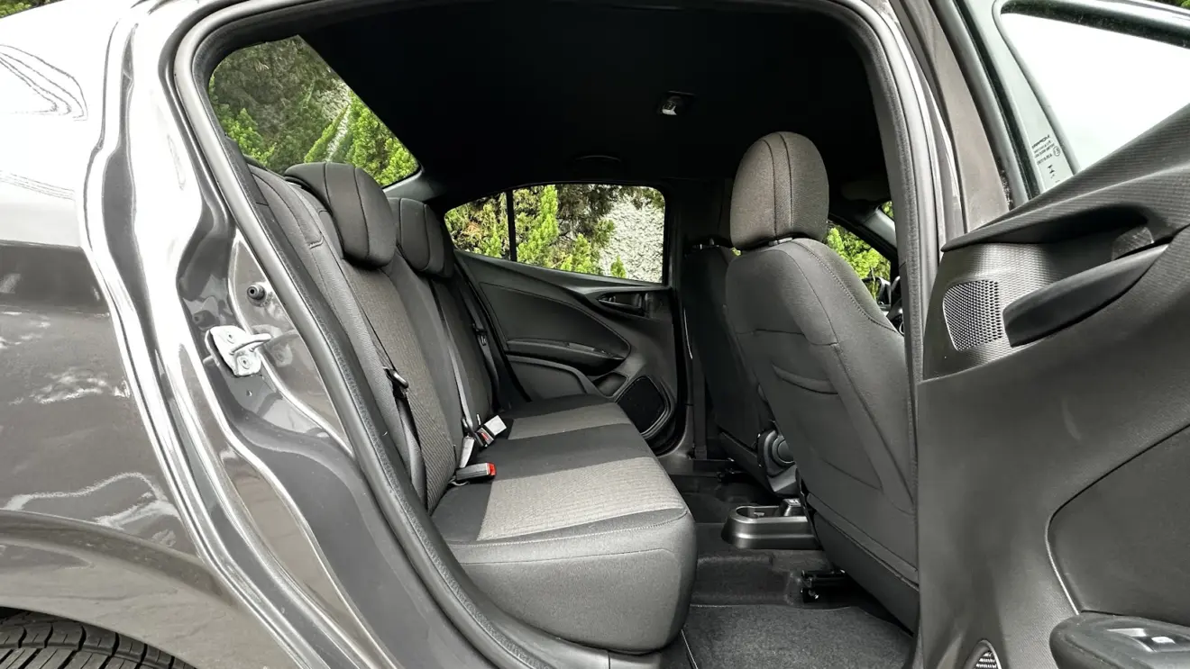 Espaço traseiro do Fiat Cronos Drive S-Design 