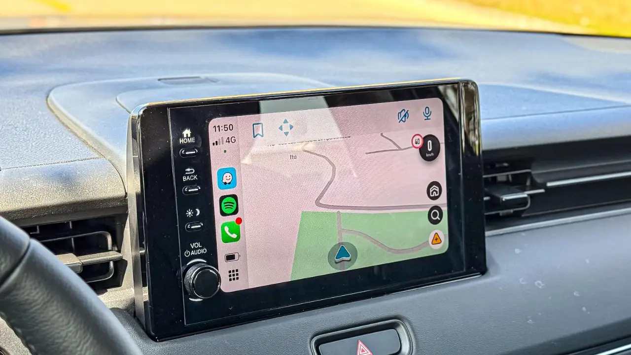 Honda HR-V e seu interior com o multimídia