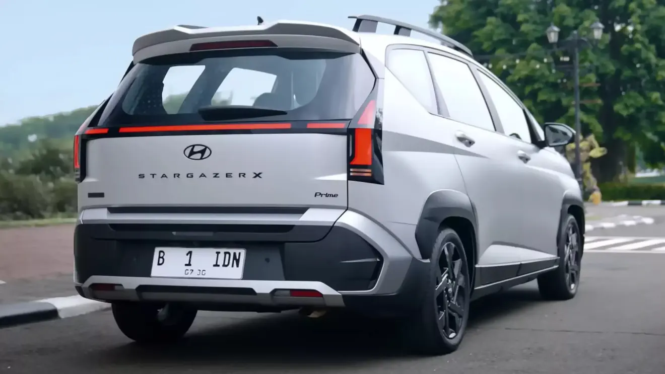 Chevrolet Spin da Hyundai branca de frente