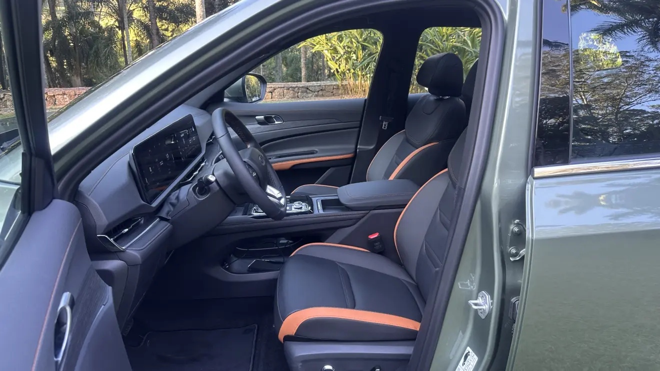 Bancos dianteiros do Ford Territory 2026 