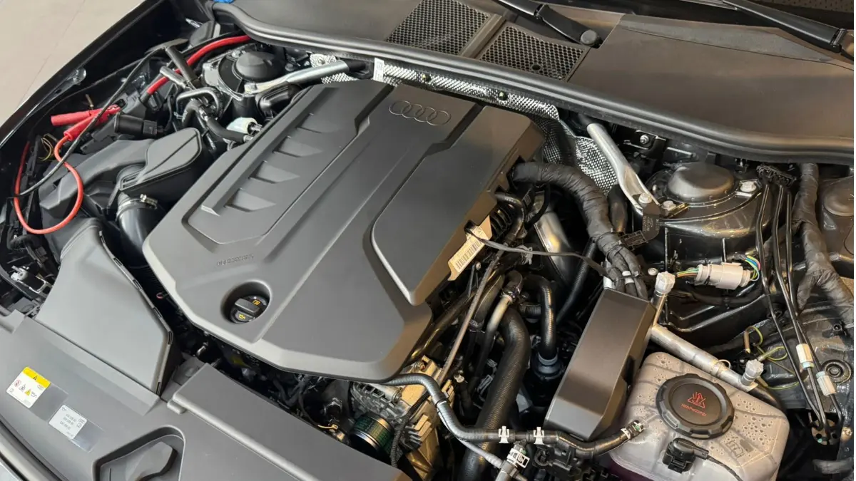 Motor do Audi A5 por cima