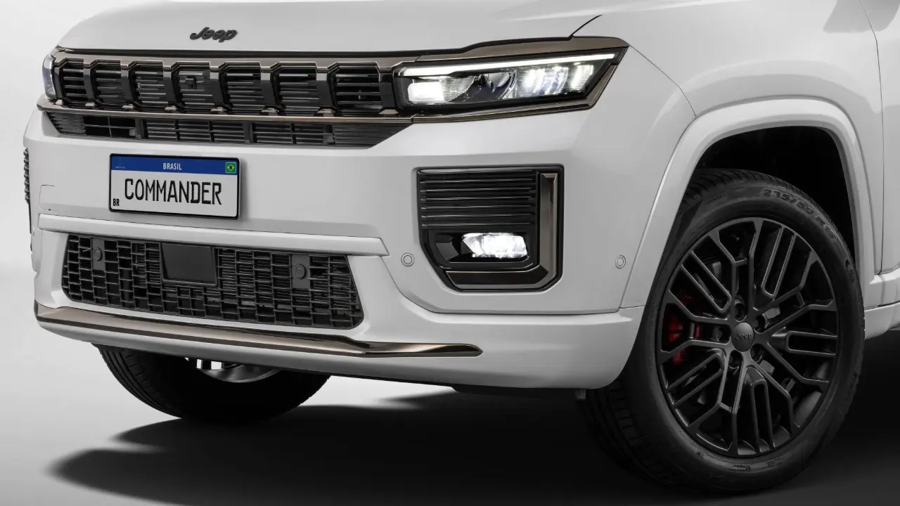 Detalhes da frente do Jeep Commander Blackhawk
