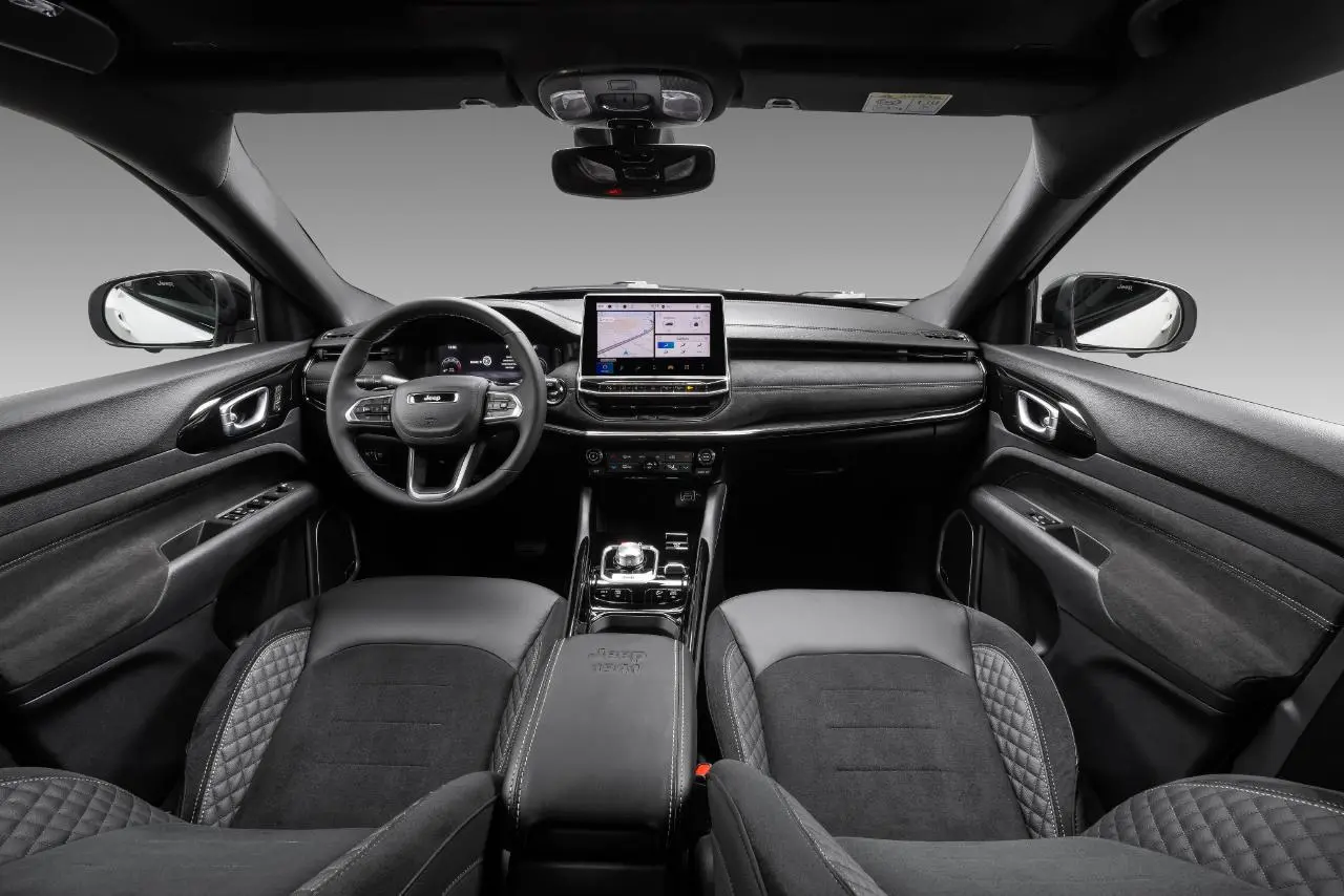 Interior do Jeep Commander 2026