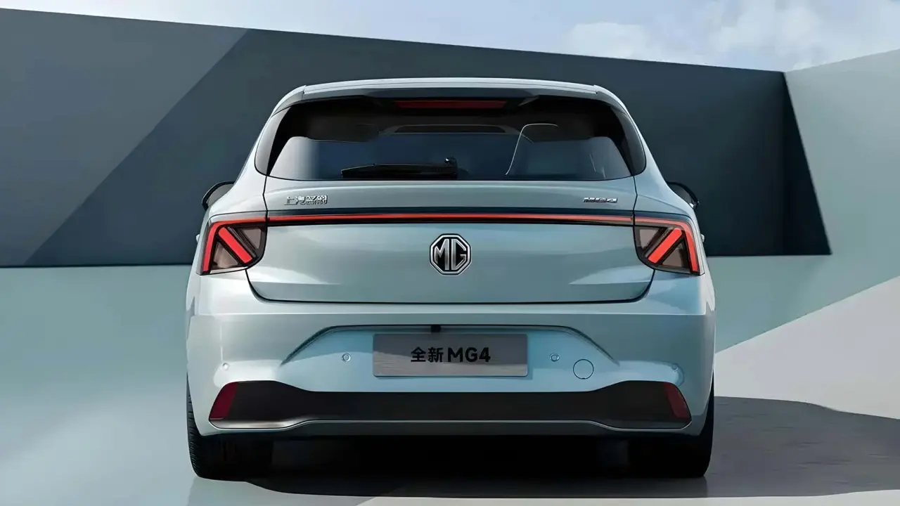 SAIC MG4 de traseira azul