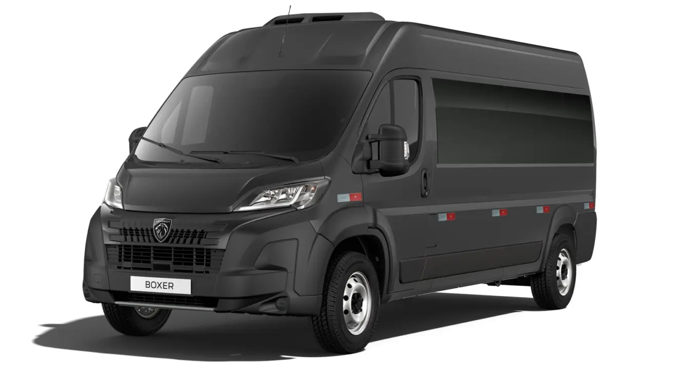 Peugeot Boxer 2026 Minibus Luxo cinza parado de frente em fundo neutro