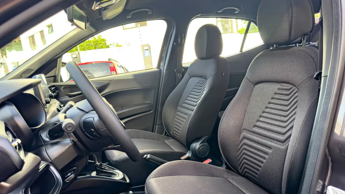 Interior do Fiat Argo na cor cinza