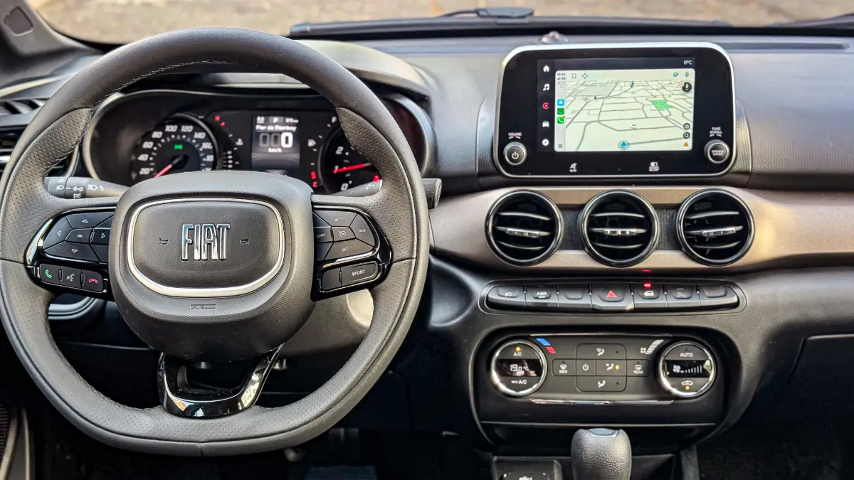 Interior do Fiat Argo na cor cinza