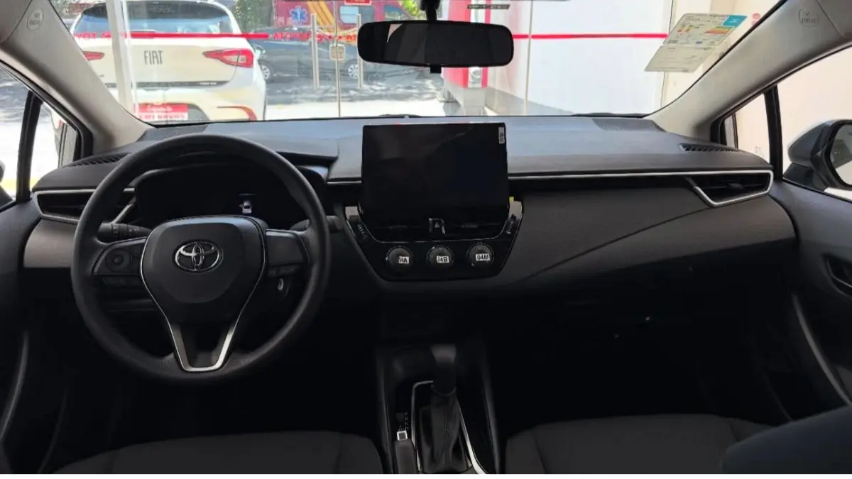Interior do Toyota Corolla GLi