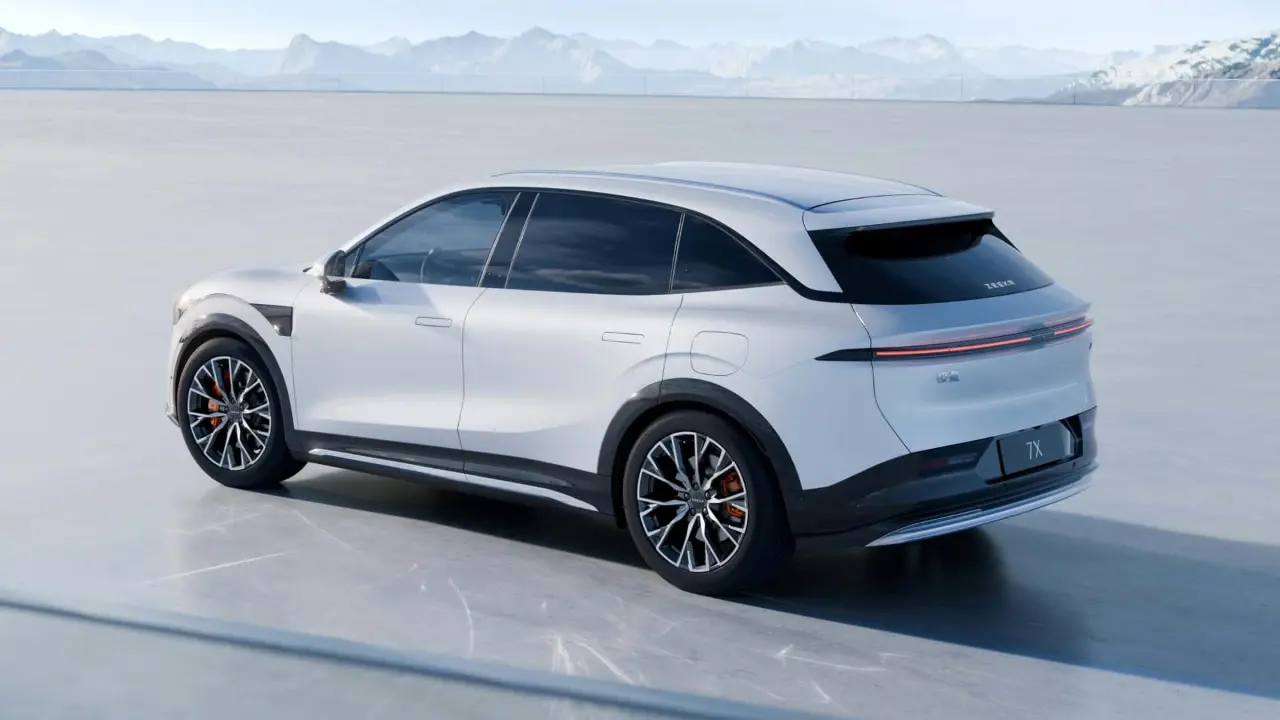 Zeekr 7X Flagship AWD branco estático