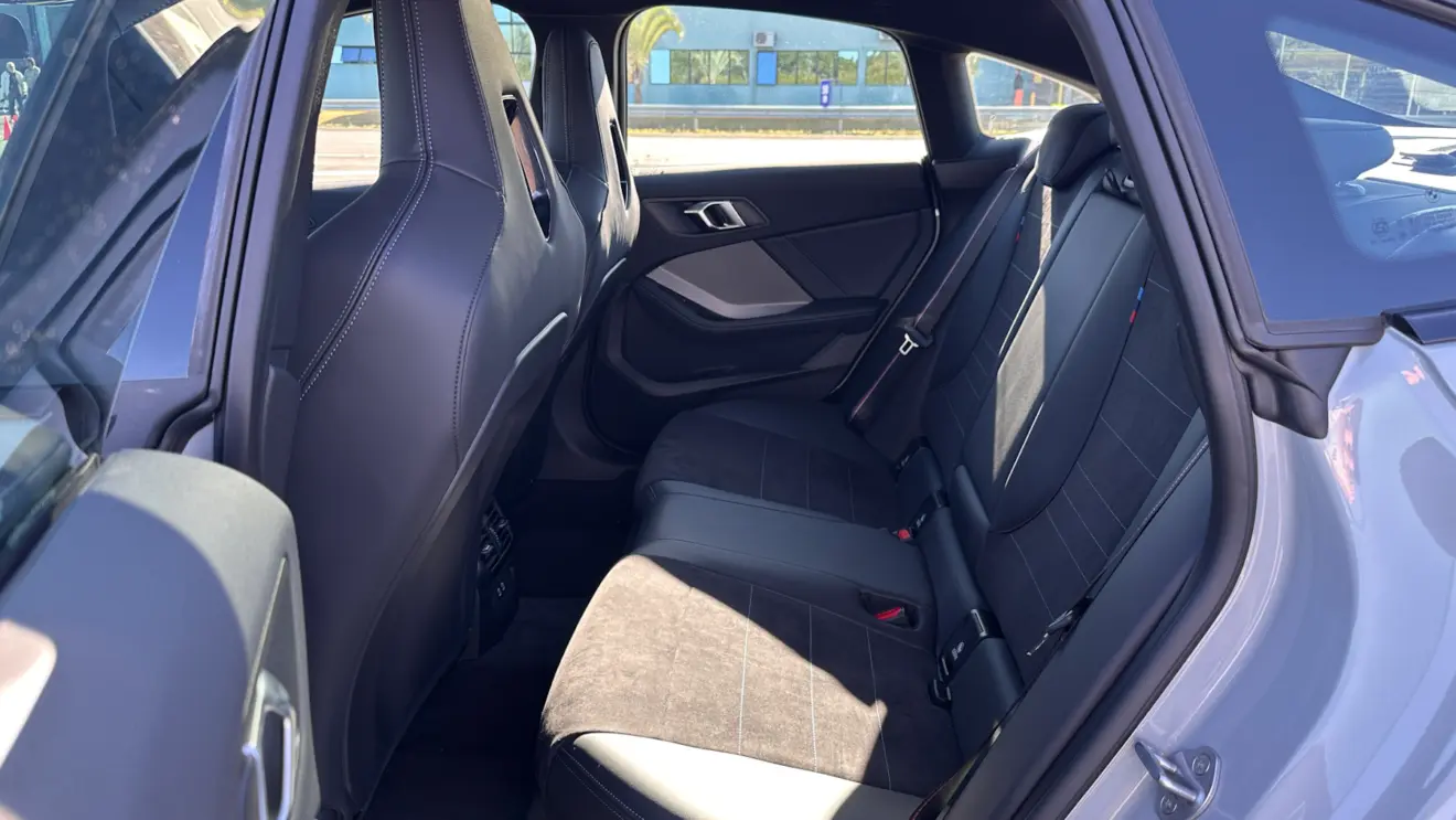 banco traseiro bmw m235