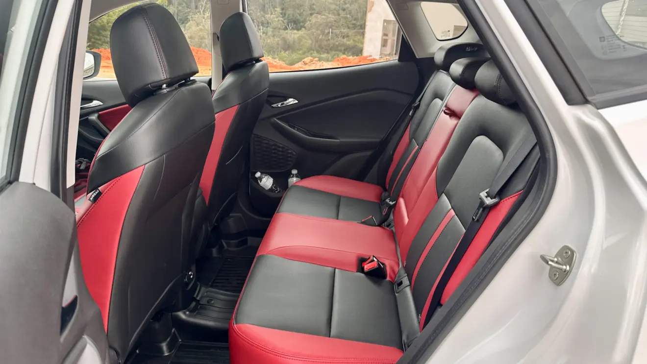 Interior Chevrolet Tracker SS 2026