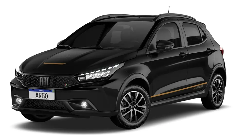 Fiat Argo Trekking manual preto visto de frente com faróis e DRL's acesos