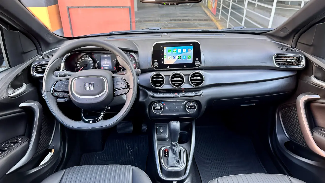 interior fiat cronos precision