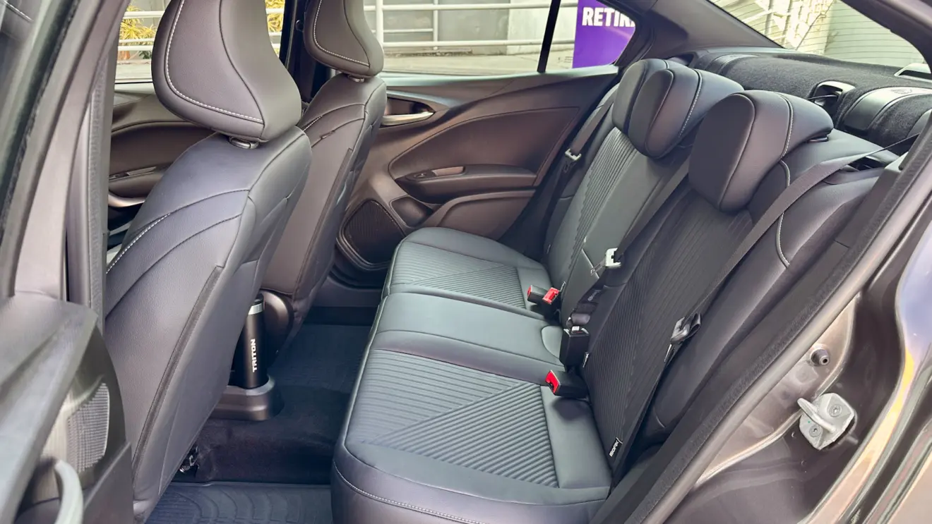 banco traseiro fiat cronos