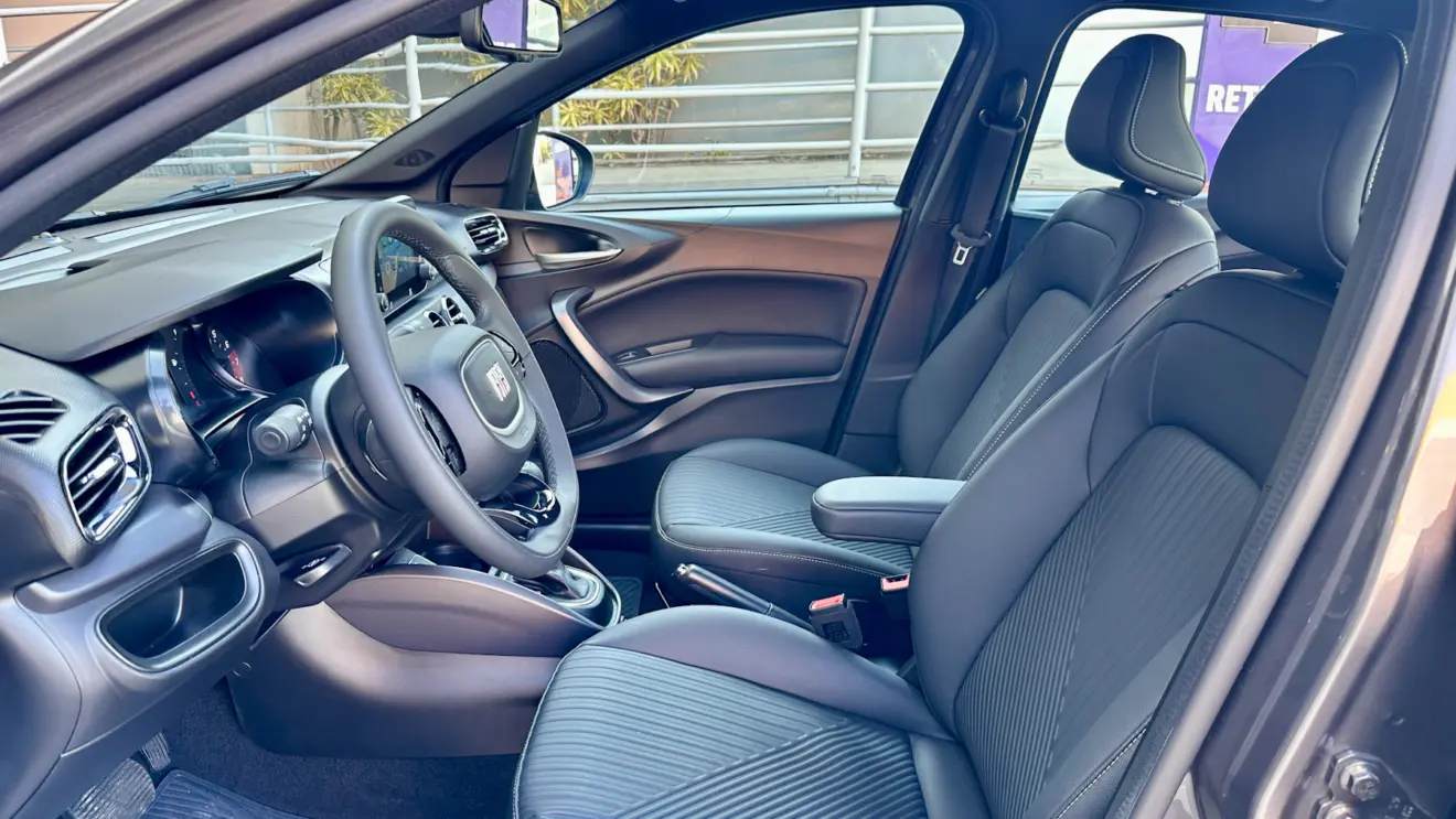 banco dianteiro fiat cronos