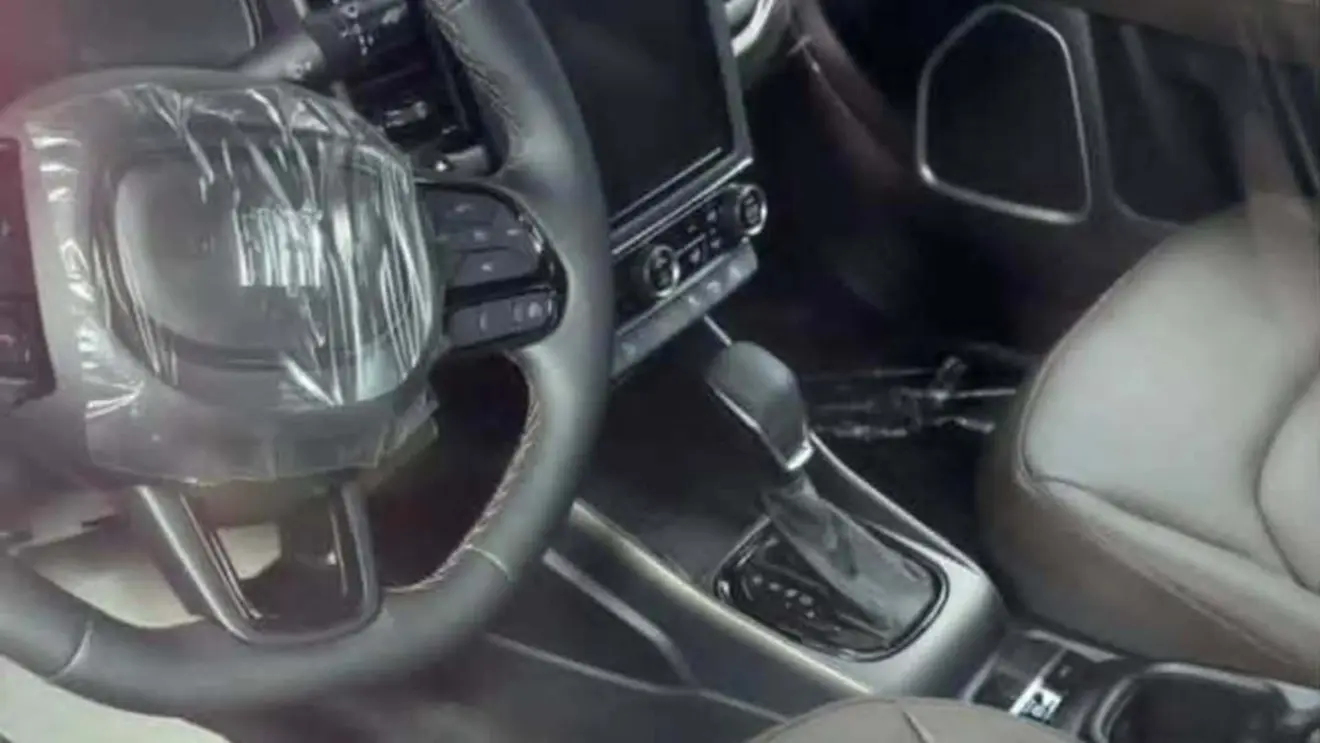 Interior da Fiat Toro reestilizada