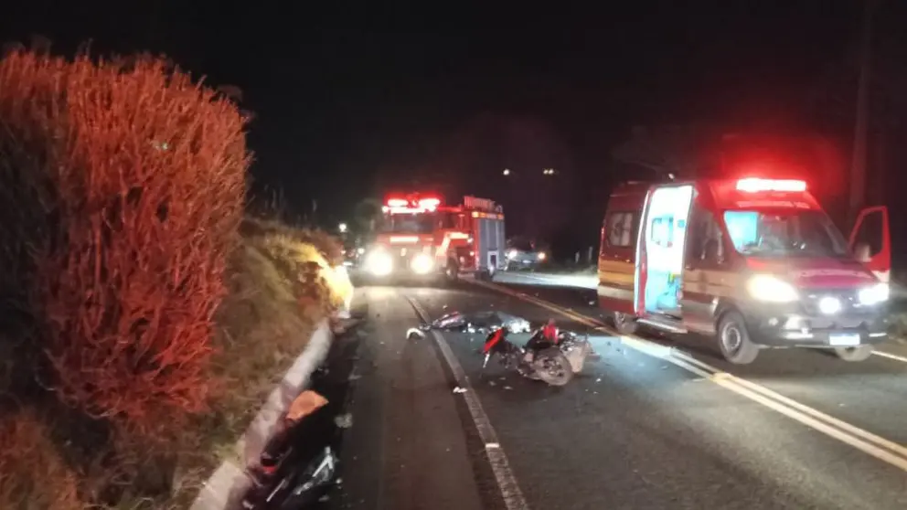 Acidente na SC-390 com moto destruída