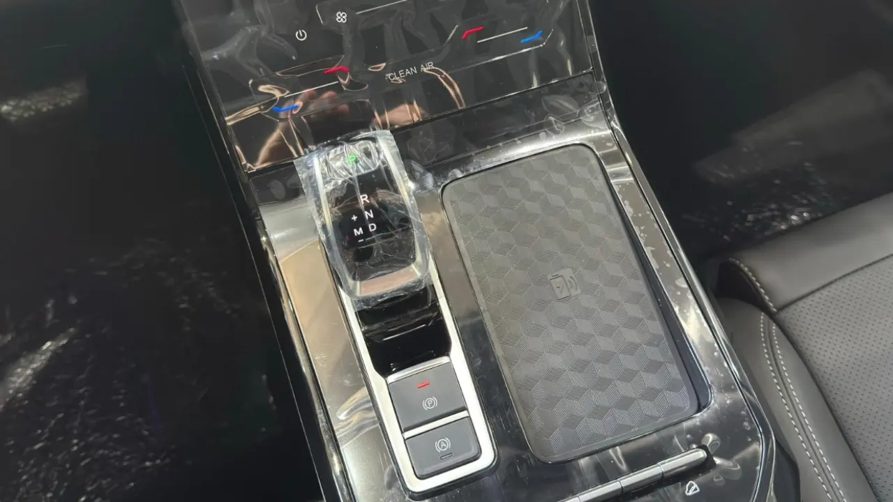 Console central com alavanca do câmbio do Caoa Chery Tiggo 7x Sport