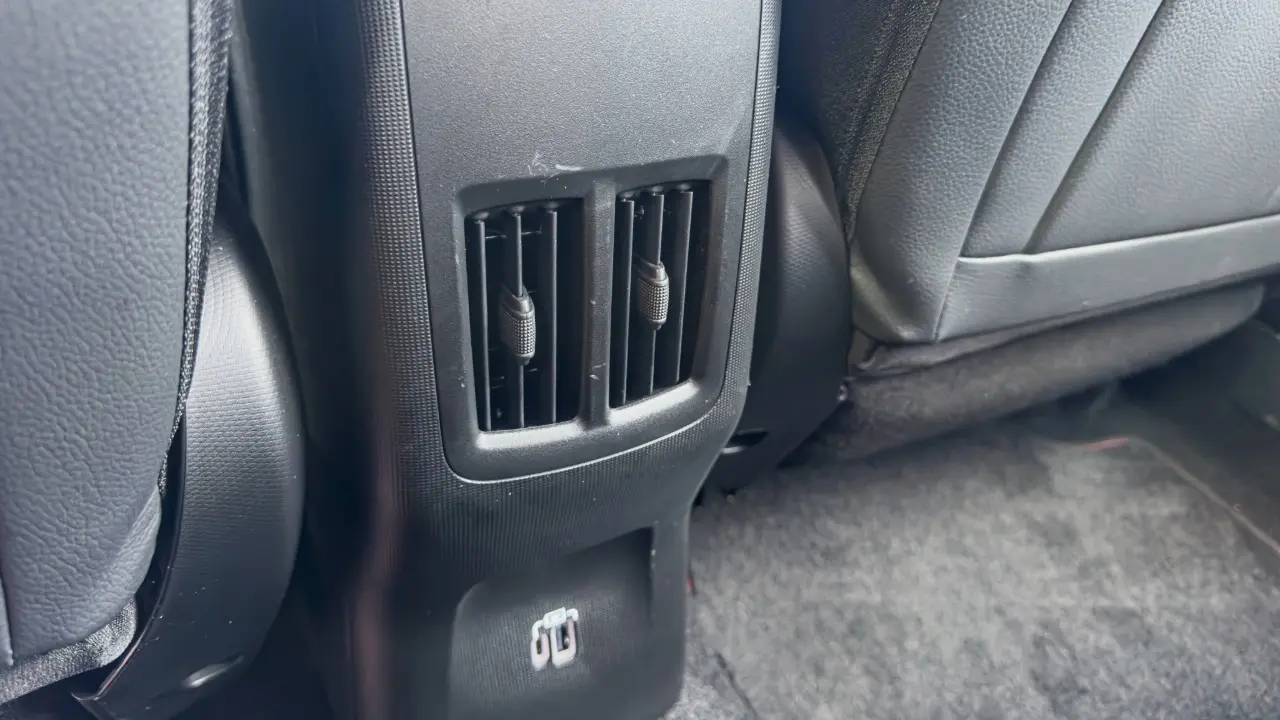 Saída de ar traseira do Fiat Fastback Abarth