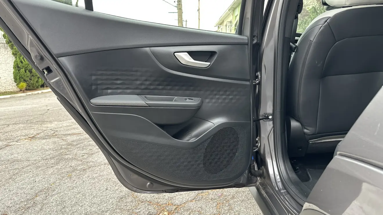 Lateral de porta traseira do Fiat Fastback Impetus Hybrid 2026