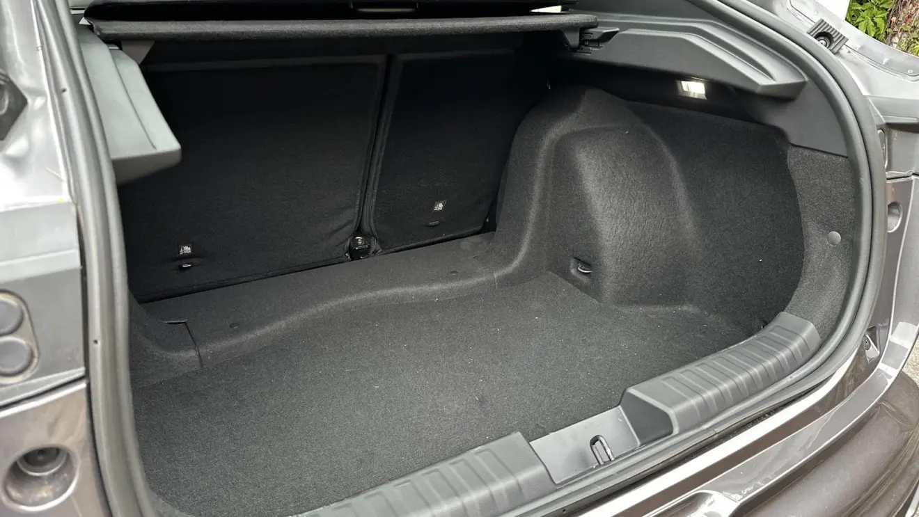 Porta-malas do Fiat Fastback Impetus Hybrid 2026