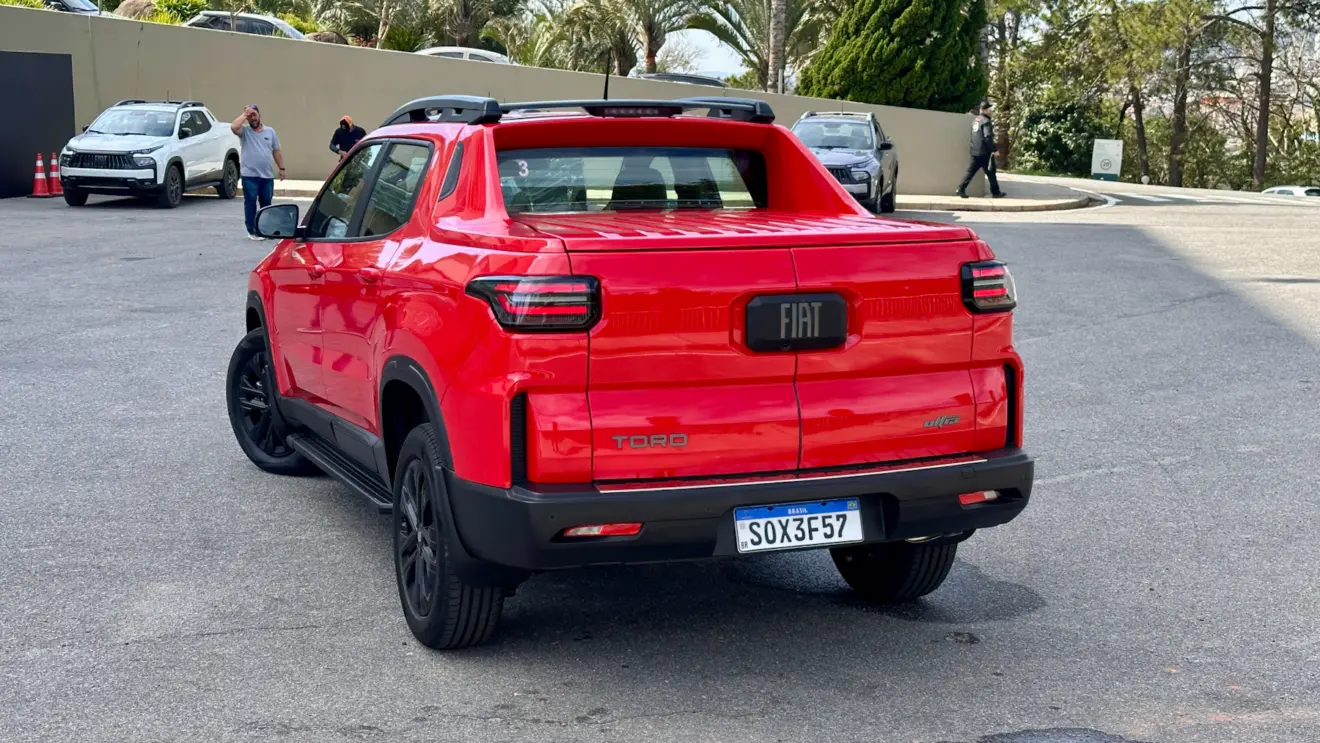 Fiat Toro Ultra flex [Auto+ / João Brigato]