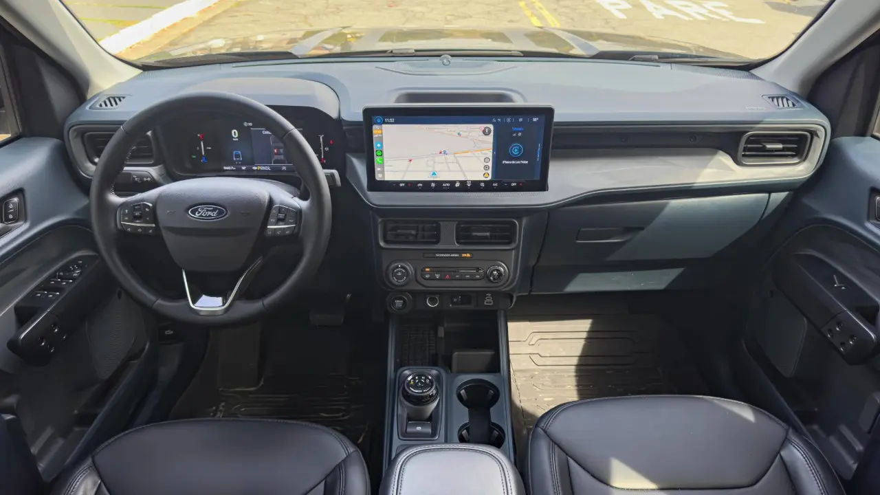 Interior da da Ford Maverick Lariant Black