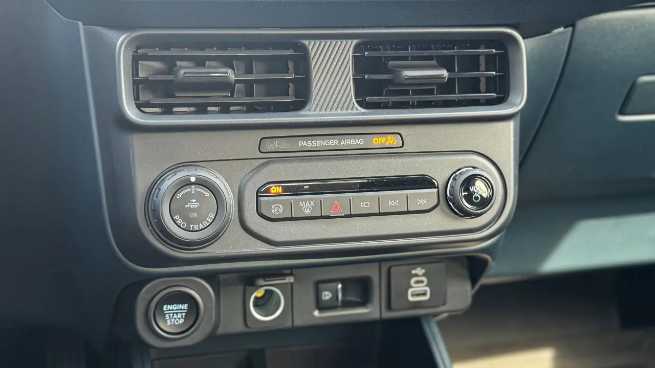 Painel da Bancos traseiros da Parte transeira do console da Ford Maverick Lariant Black