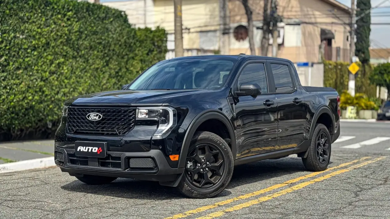 Ford Maverick Lariant Black estática na cor preta