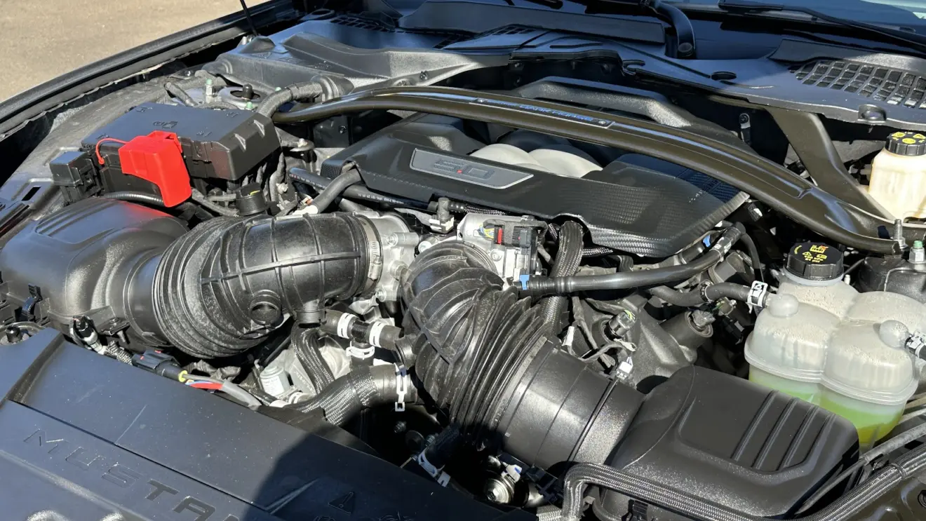 Motor V8 5.0 Coyote do Ford Mustang Dark Horse