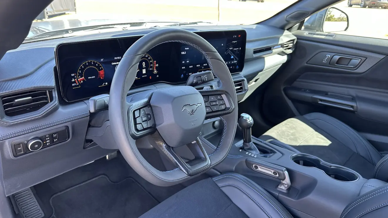 Painel Ford Mustang Dark Horse