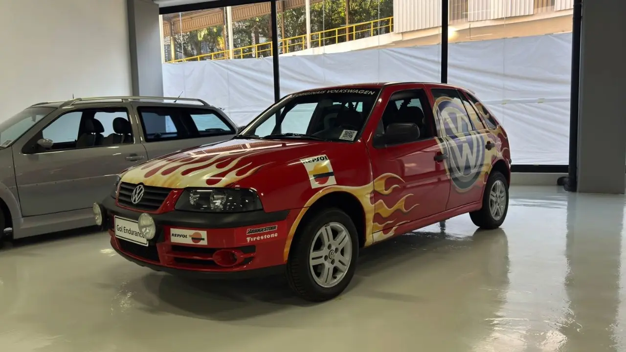 Volkswagen Gol Endurance 2003 de frente na Garagem Volkswagen